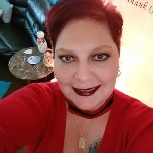 Meet your Posher, Holly